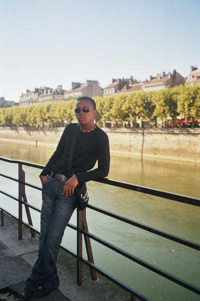 Moi jsuis un brother man sapiens  dans LA RUE DU PONT BATANT